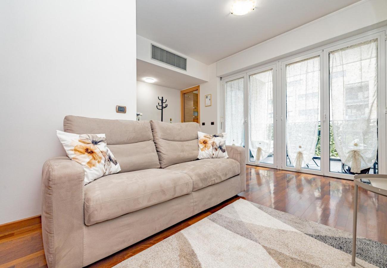 Apartment Arcimboldi's Terrace & Secure Parking